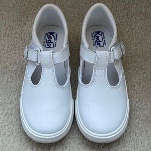 KEDS Toddler Sz. 11 White Leather Shoes with Velcro Buckle & Flower Accent